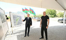 Prezident İlham Əliyev Kəlbəcər şəhərində 3-cü yaşayış kompleksinin təməlini qoyub - YENİLƏNİB