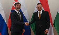 Macarıstan və Slovakiya Avropa Komissiyasını Ukraynanı “Drujba” neft kəmərinə hücumlardan çəkindirməyə çağırıb