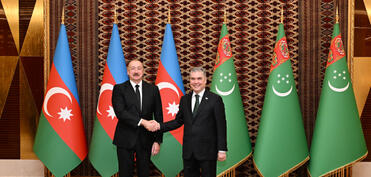 Azərbaycan Prezidenti İlham Əliyevin Türkmənistan Xalq Məsləhətinin sədri ilə təkbətək görüşü başlayıb - YENİLƏNİB