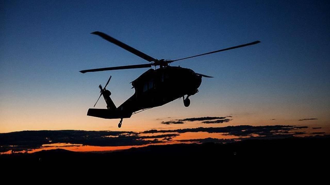 İngiltərənin Uayt adasında helikopter əkin sahəsinə düşüb