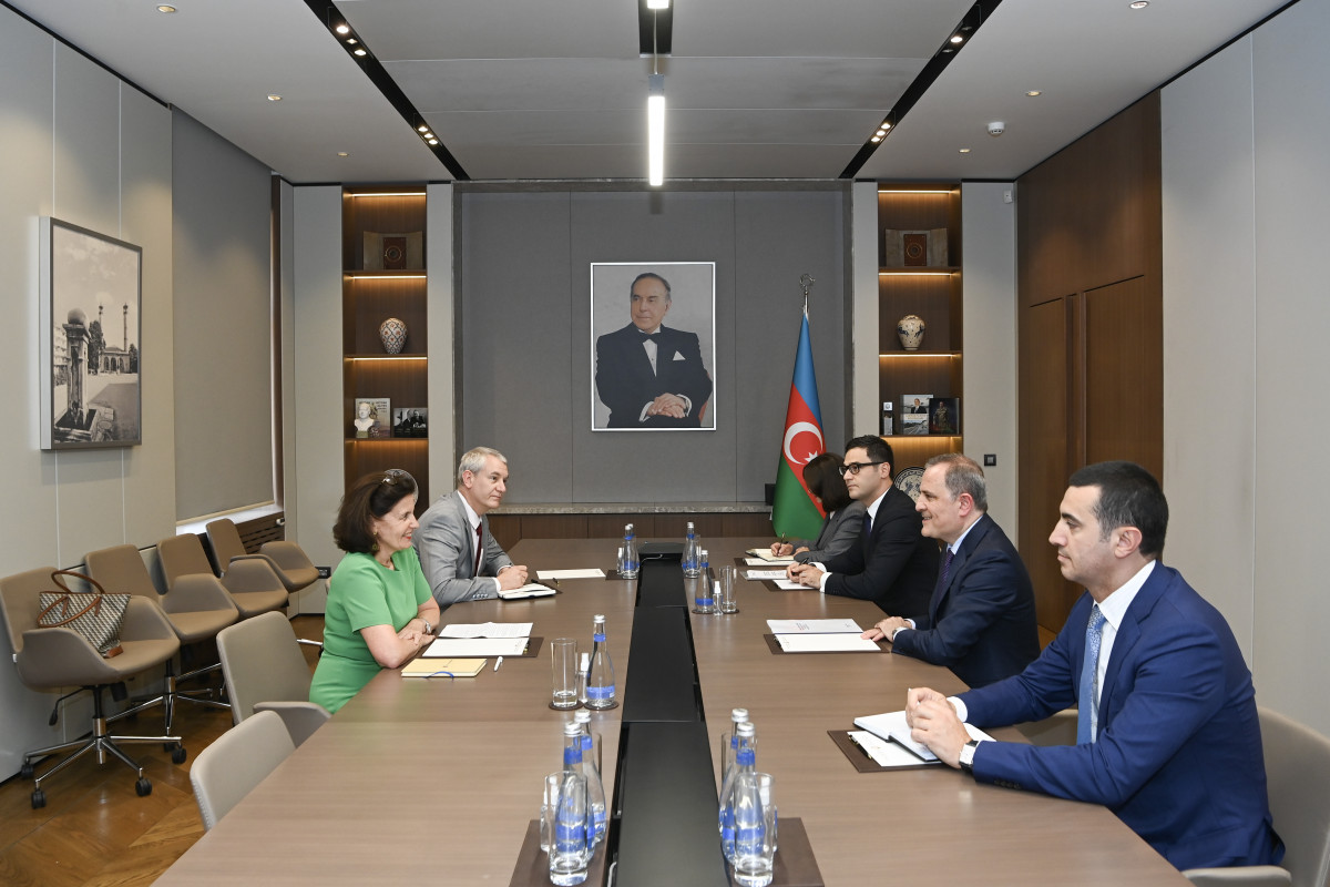 Ceyhun Bayramovun Fransa səfiri Ann Buayonu diplomatik fəaliyyətinin başa çatması münasibətilə görüşüb