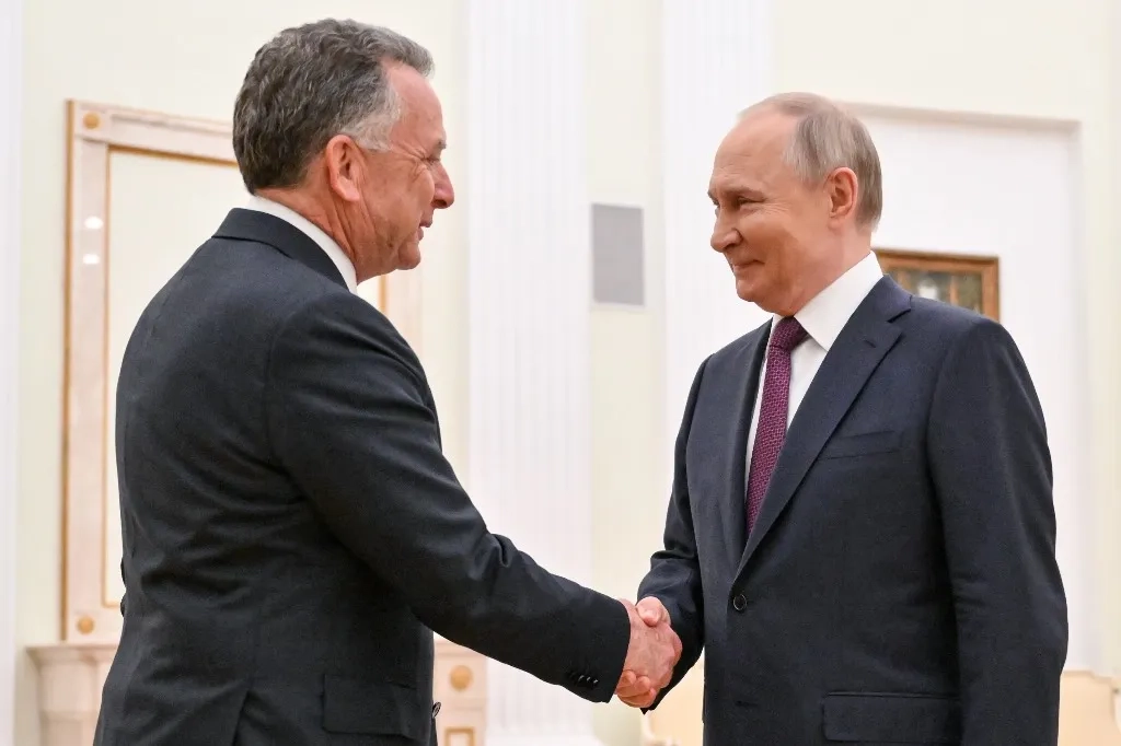 Reuters: Uitkoff protokolu pozaraq Putinlə görüşə stenoqraf olmadan gedib
