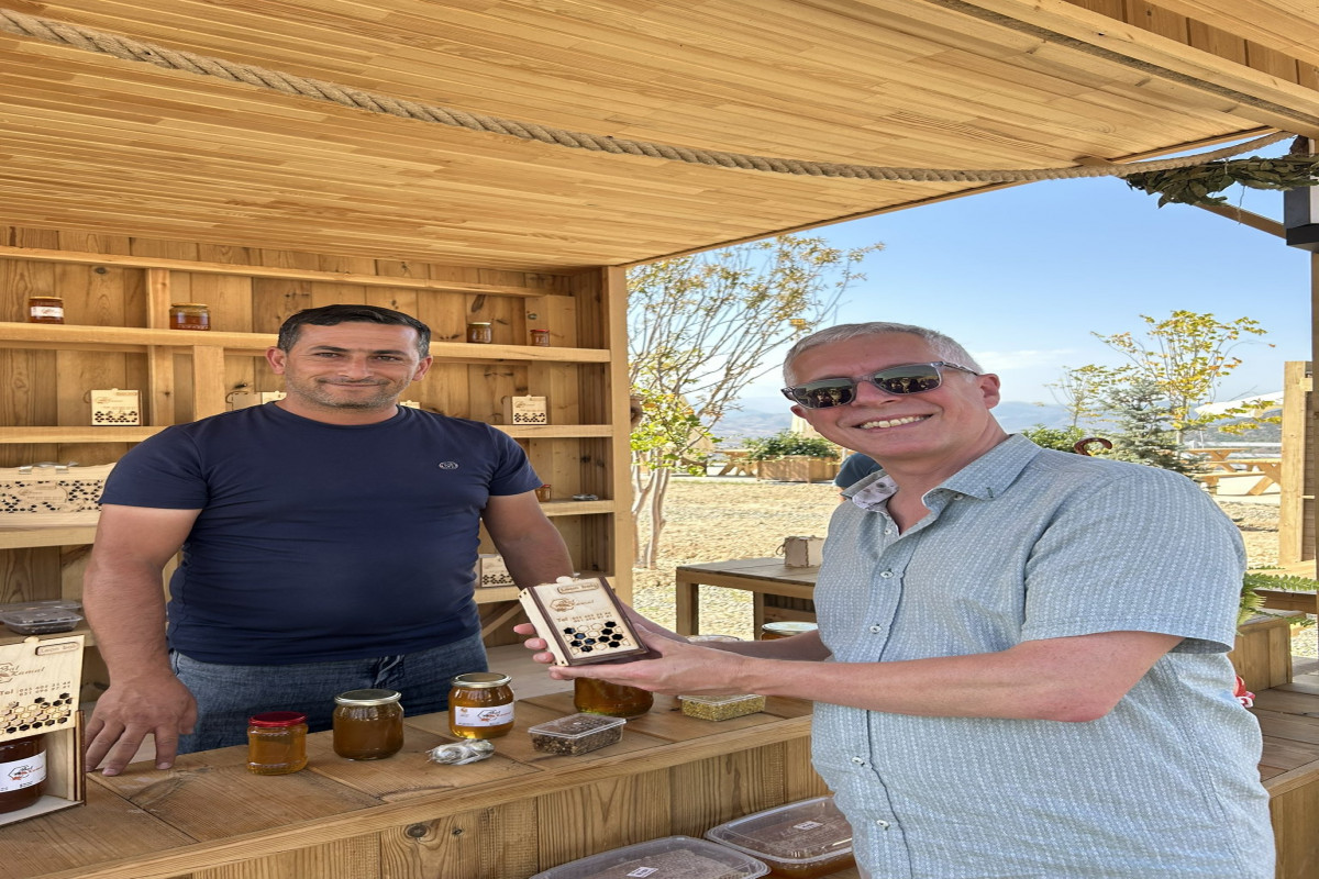 Böyük Britaniya səfiri Laçına gedib