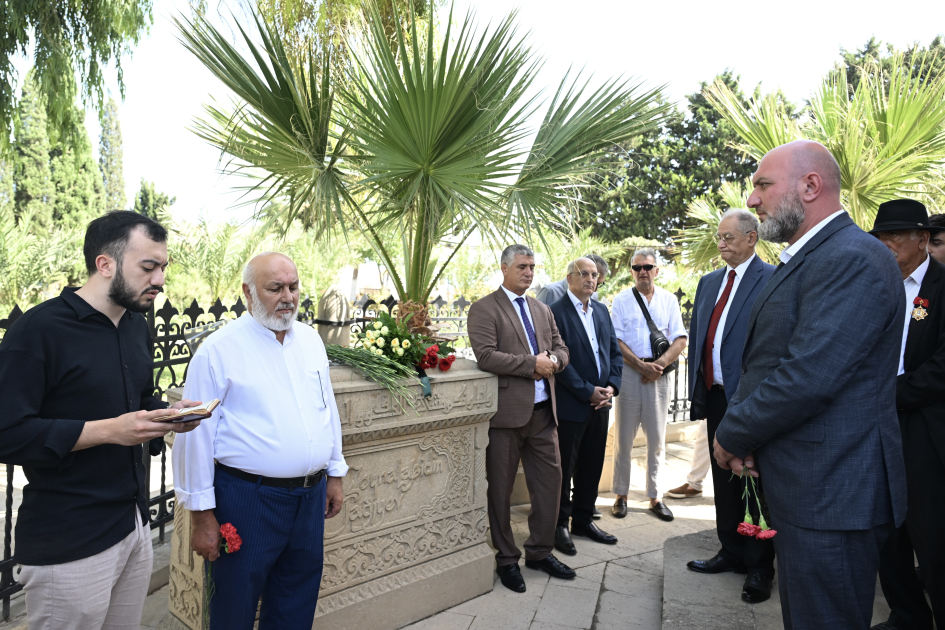 Hacı Zeynalabdin Tağıyevin xatirəsi anılıb