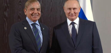 Putin Şahbaz Şəriflə görüşüb
