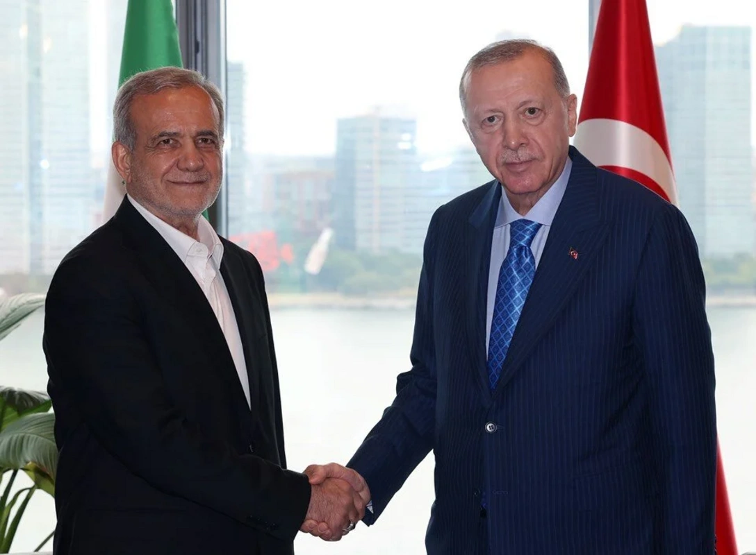 Ərdoğan Pezeşkian görüşü: region üçün mühüm mesaj
