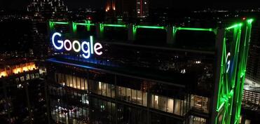 Avropa Komissiyası "Google"u 3 milyard avroya yaxın cərimələyib