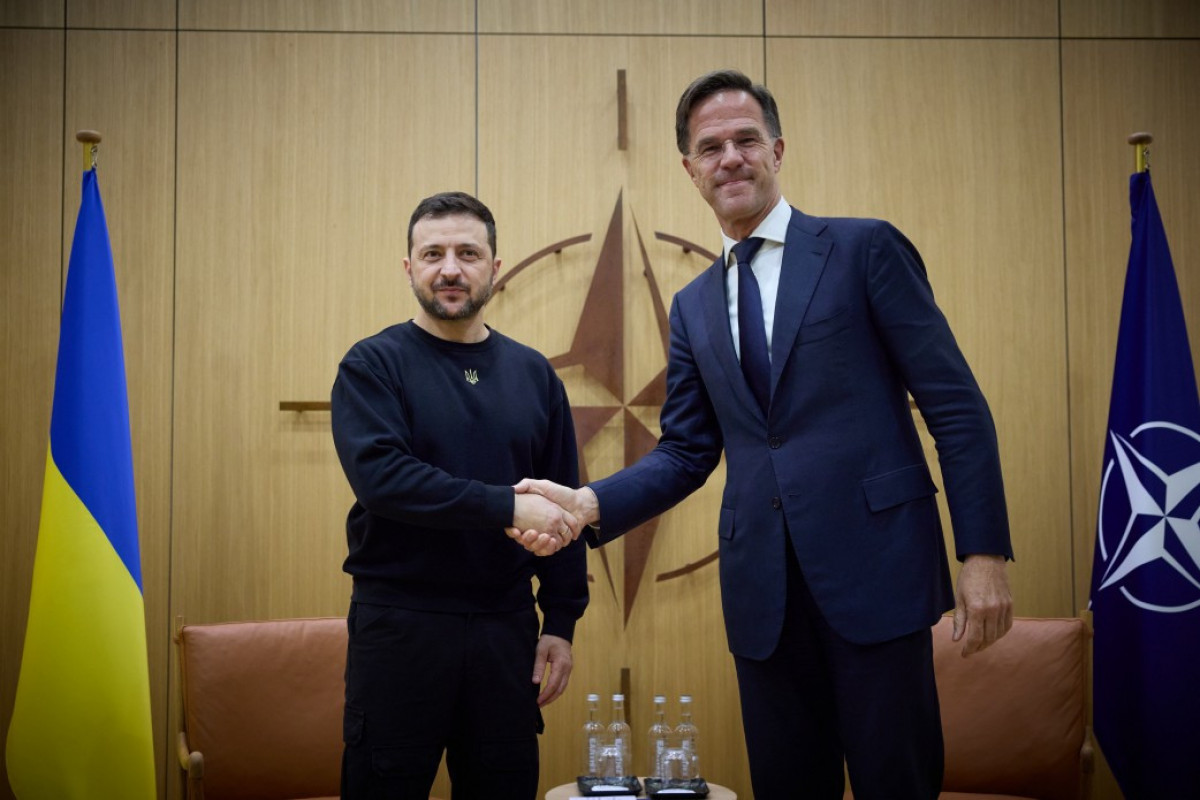 Zelenski və Rutte Ukrayna üçün təhlükəsizlik zəmanətlərini müzakirə edib