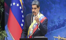 Maduro Kolumbiya ilə sərhədə 25 min hərbçi yerləşdirməyi əmr edib