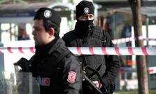 İzmirdə polis bölməsinə silahlı hücum olub, iki polis ölüb, bir polis yaralanıb