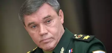 Putin Rusiyanın Baş Qərargah rəisini “İgidliyə görə” ordeni ilə təltif edib