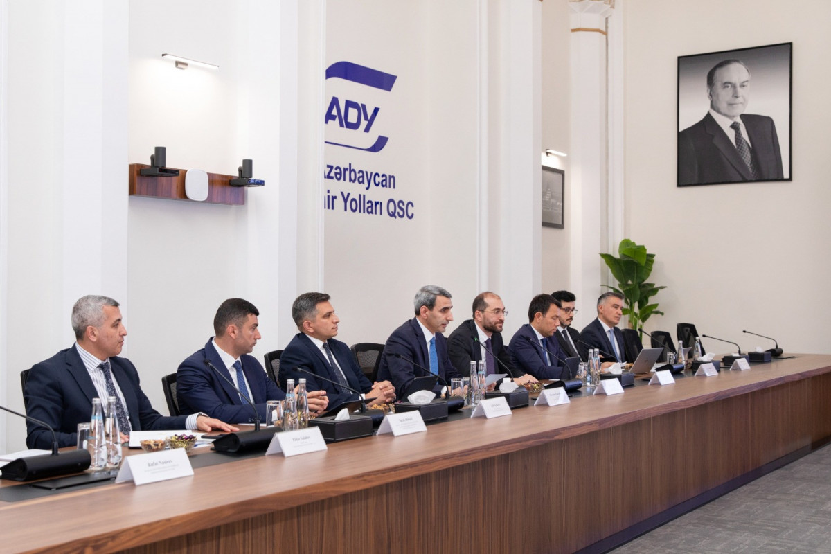 ADY-də ABŞ-nin biznes nümayəndə heyəti ilə görüş keçirilib