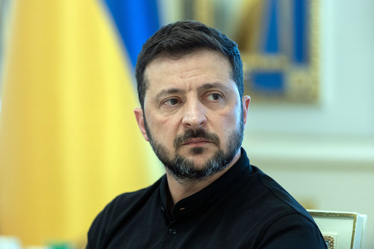 Zelenski: Rusiya ordusu Donetskdə kəndi bombalayıb, 20-dən çox ölü var