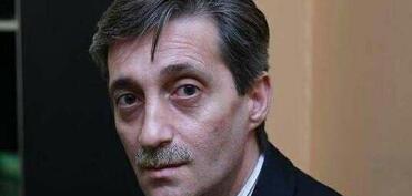 “Rusiya Azərbaycanı özündən asılı vəziyyətdə saxlamağa can atır”