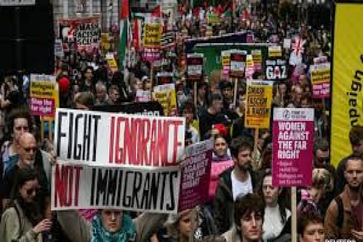 Londonda immiqrasiya əleyhinə aksiyalar keçirilib