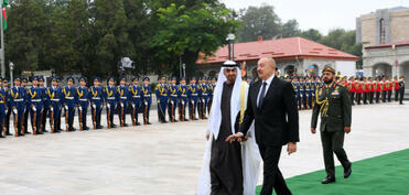 Prezident İlham Əliyev BƏƏ Prezidenti ilə görüşünə dair paylaşım edib - VİDEO