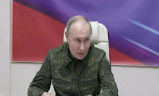 Kreml Putinin “Qərb-2025” təlimlərinə hərbi geyimdə qatılmasına münasibət bildirib