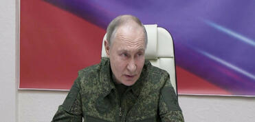 Kreml Putinin “Qərb-2025” təlimlərinə hərbi geyimdə qatılmasına münasibət bildirib