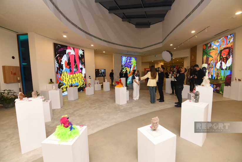 "Nine Senses Art Center"də xeyriyyə sərgisi keçirilib