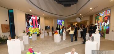 "Nine Senses Art Center"də xeyriyyə sərgisi keçirilib