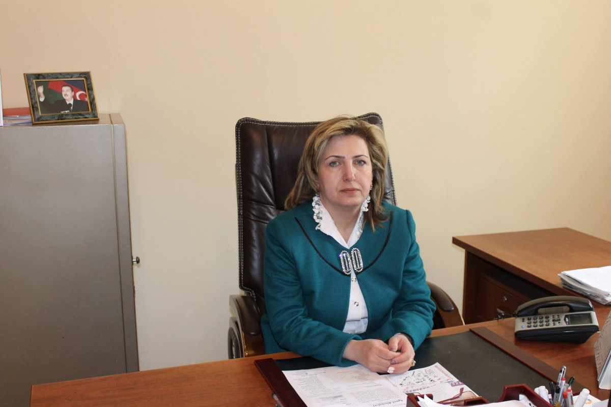 Məktəbdə pul yığdığı iddia edilən məktəb direktorunun səs yazısı ilə bağlı araşdırma başlanılıb