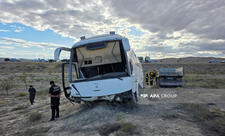 Naxçıvan-Bakı avtobusu dərəyə aşıb, 16 nəfər xəsarət alıb - FOTO - YENİLƏNİB