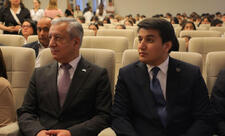 Özbəkistanlı gənclər Bakıda çıxış ediblər