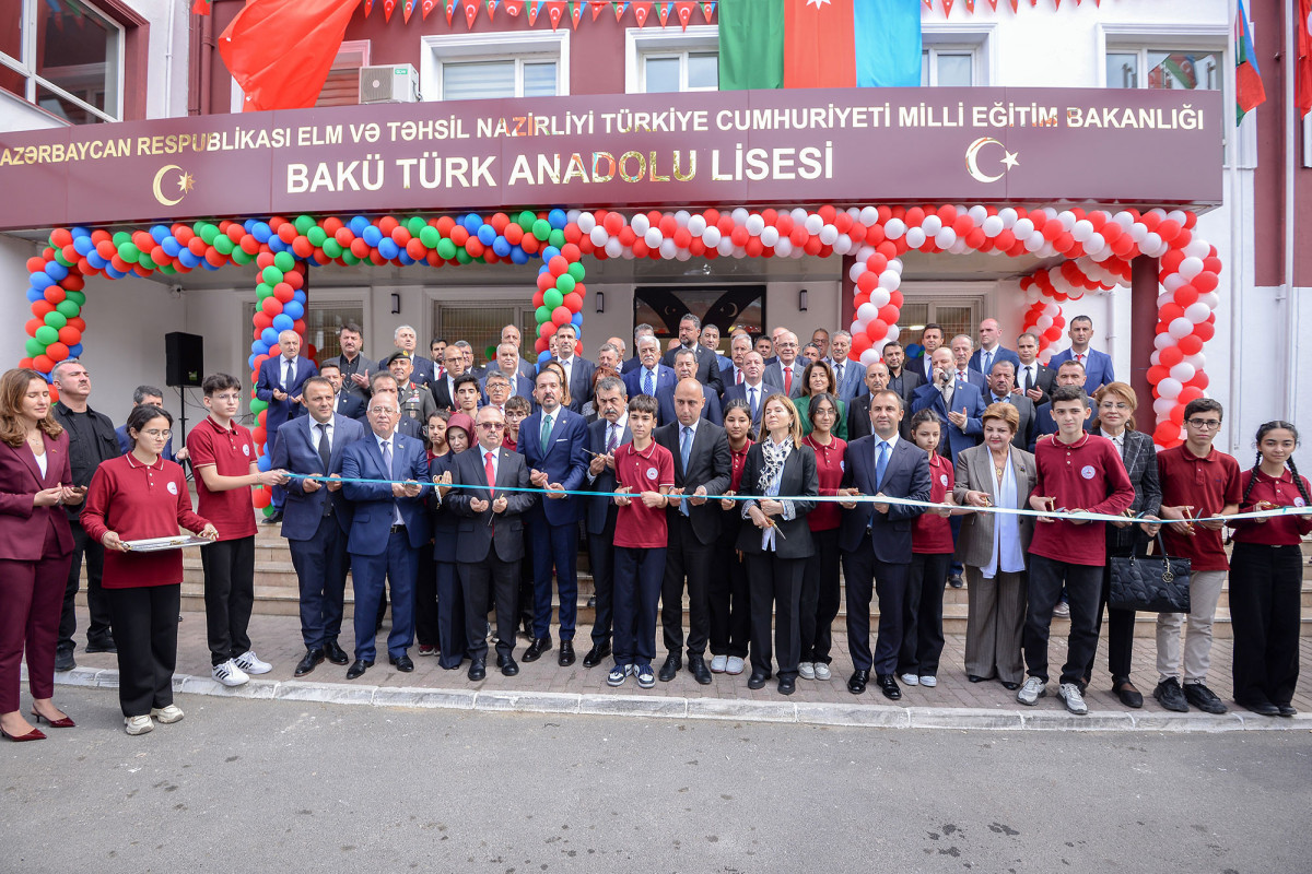 Bakı Türk Anadolu Liseyinin yeni binasının açılışı olub