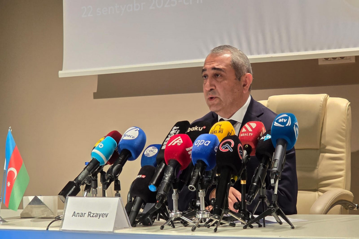 Anar Rzayev: Köhnə və sıradan çıxan avtobus parkını yeniləmək üçün daşıyıcıların imkanları azdır