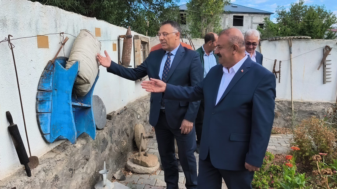 Türkiyənin İğdır şəhərində görkəmli Azərbaycan şairi Şəhriyarın xatirəsi anılıb