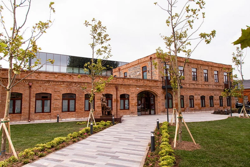 Üzeyir Hacıbəylinin 140 illik yubileyi ADA Universitetinin Qazax Mərkəzində qeyd olunub