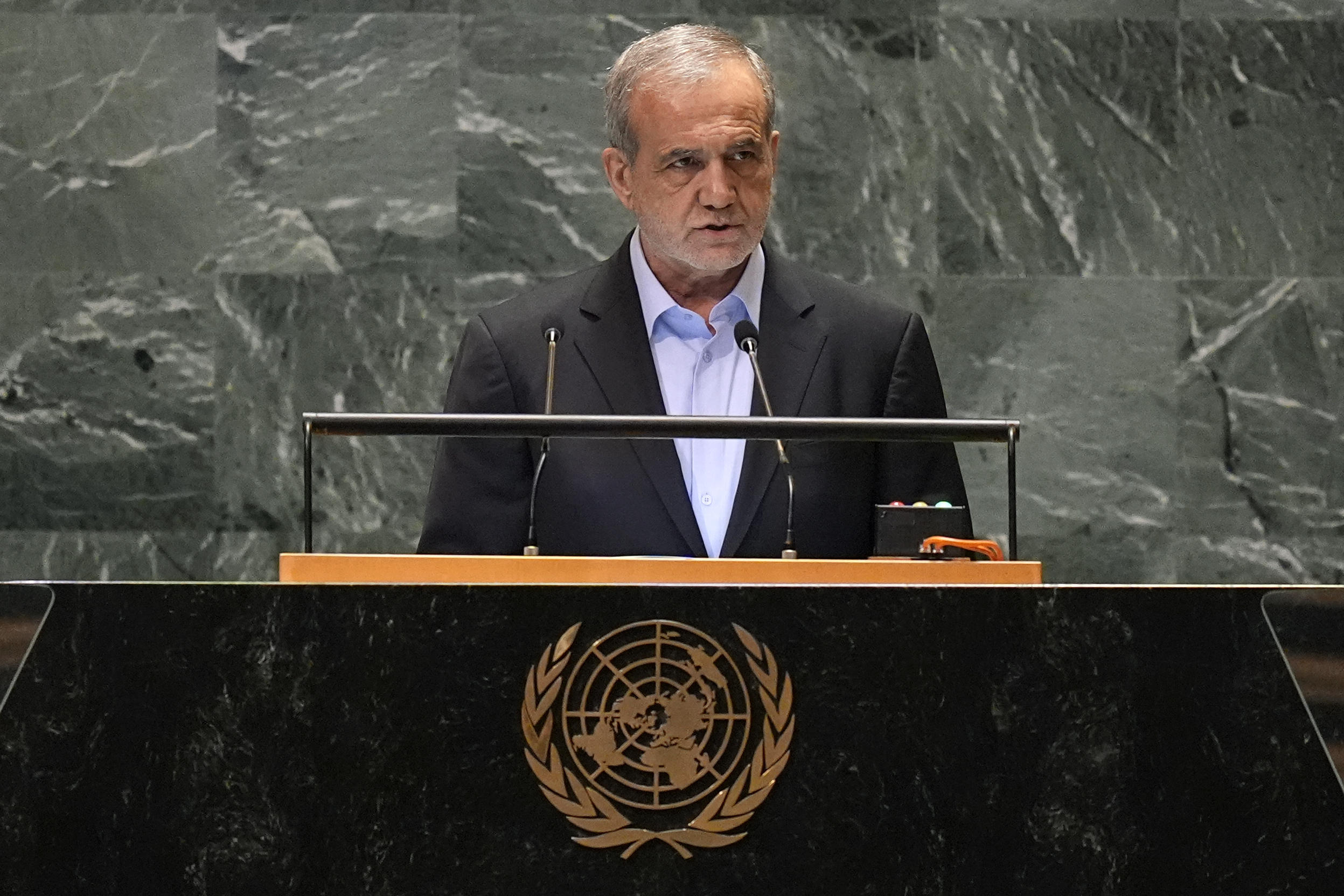 İran prezidenti Aİ3-ün sanksiyalarını qeyri-qanuni adlandırıb