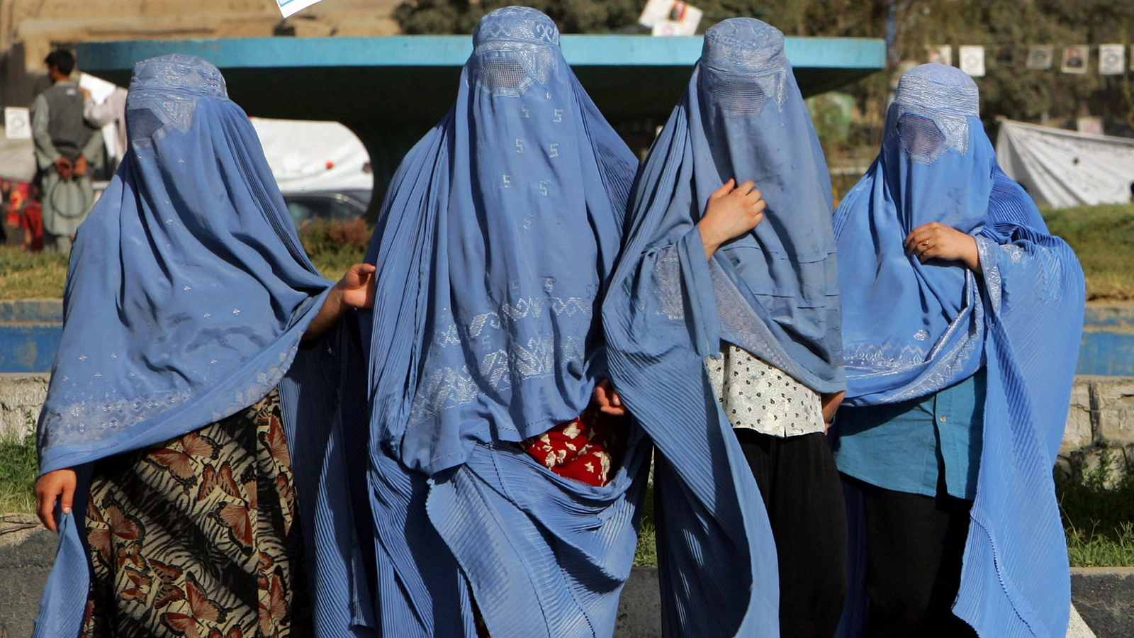 Taliban qadınların kişi diş həkimlərinə getməsini qadağan edib