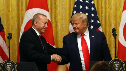 Tramp, Ərdoğanla görüşdən sonra sanksiyaları ləğv etməyə hazır olduğunu açıqlayıb