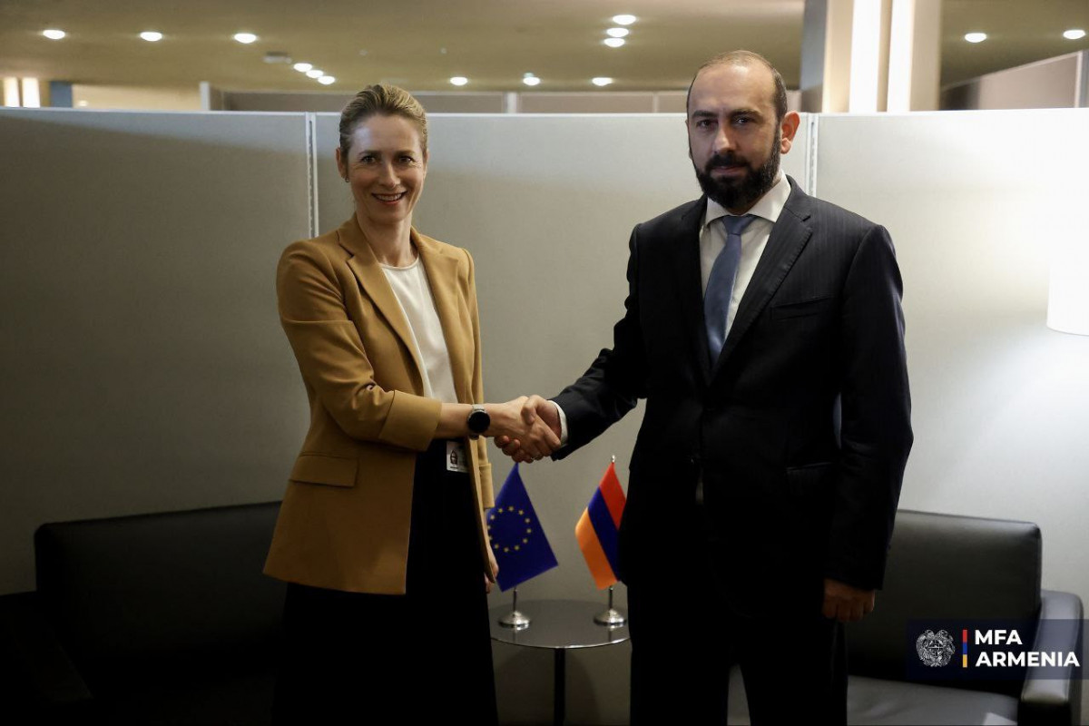 Mirzoyan Kallasla görüşüb