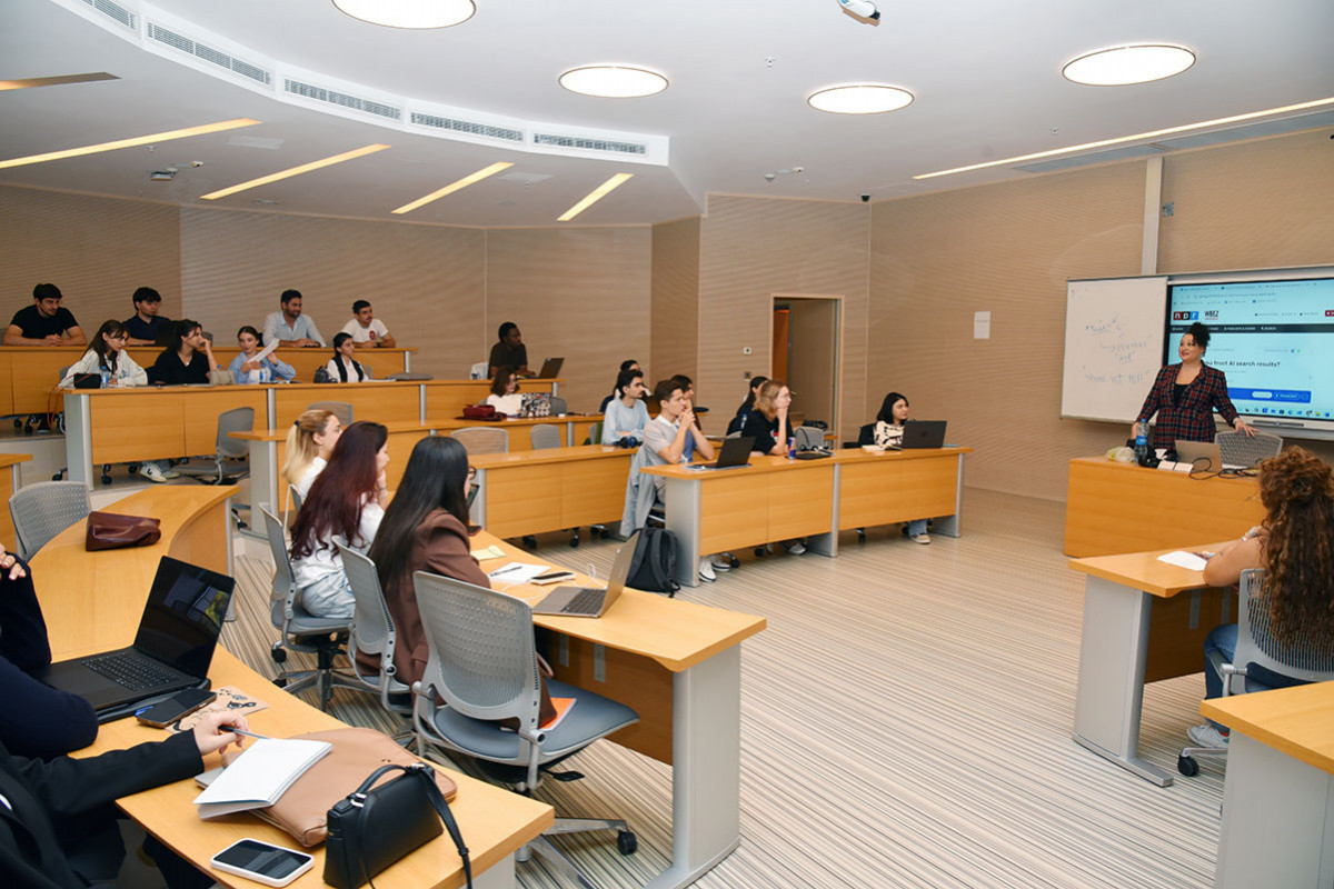 “Visiting Lecturer” layihəsi üzrə dərslərə başlanıb