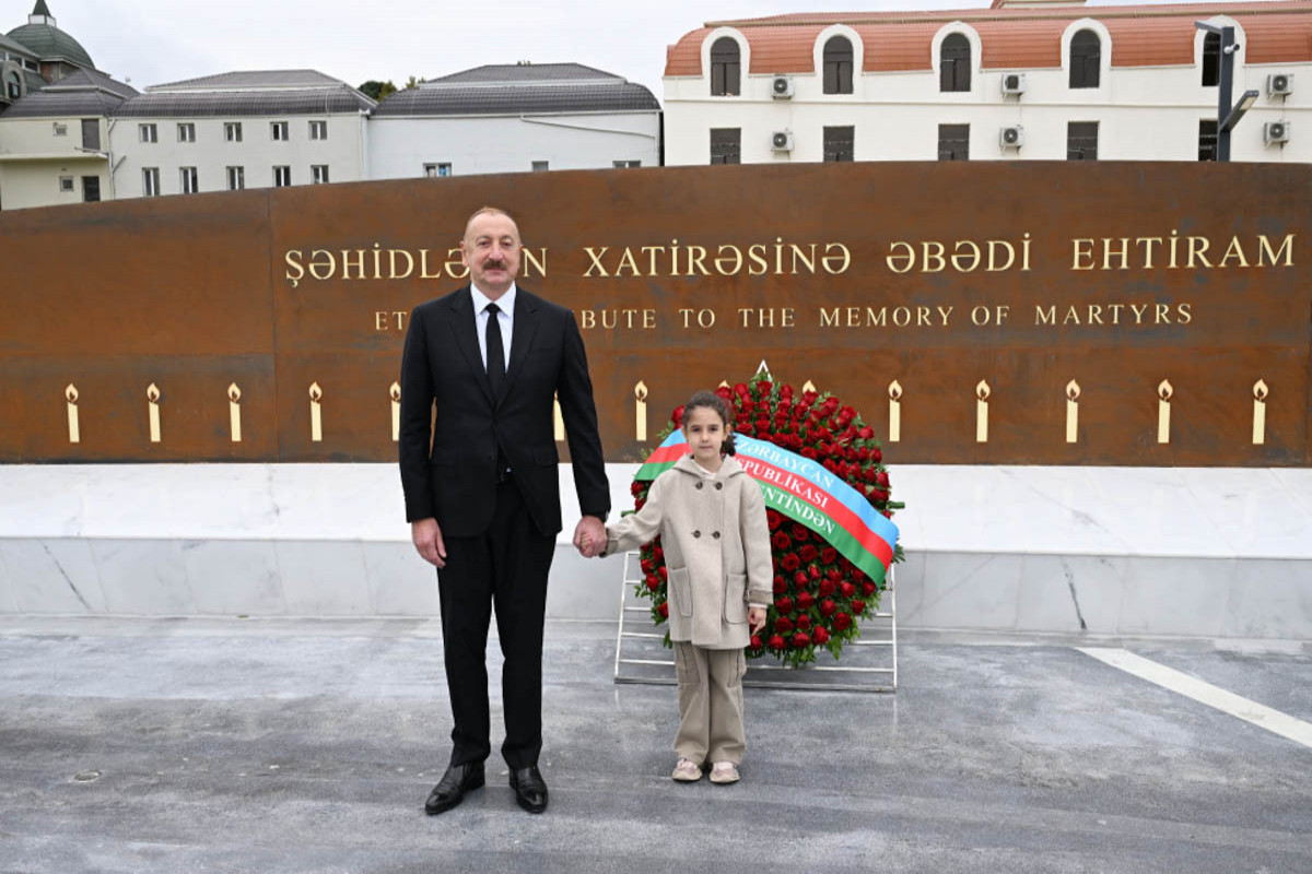 Hikmət Hacıyev Prezidentlə balaca Nilayın fotosu barədə paylaşım edib: "Danışan fotolar"