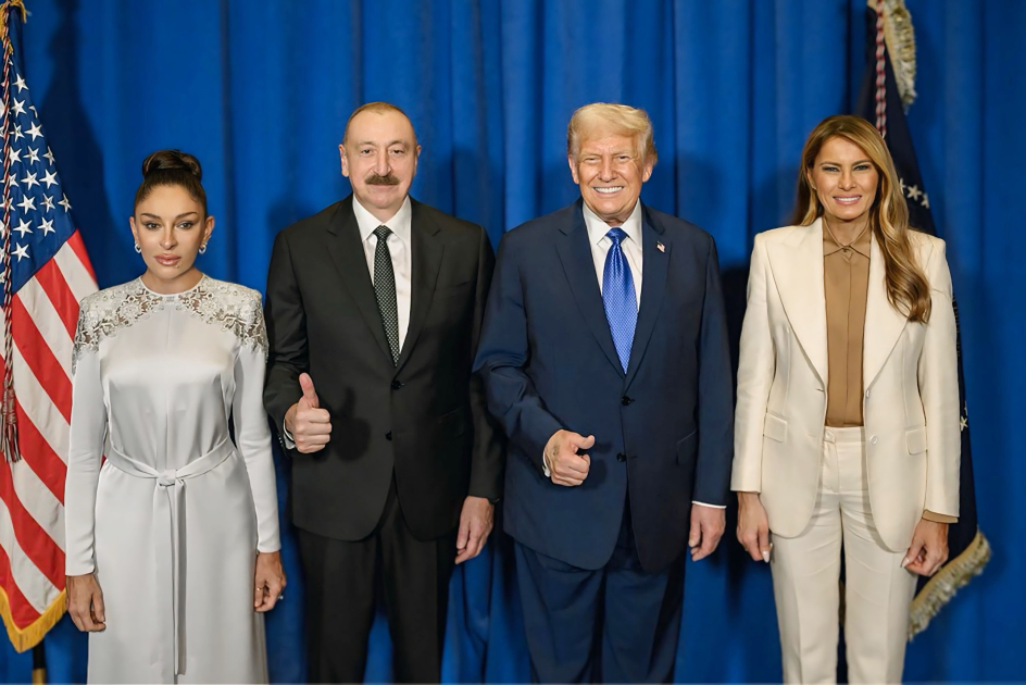 Tarixi ziyafətdən tarixi foto