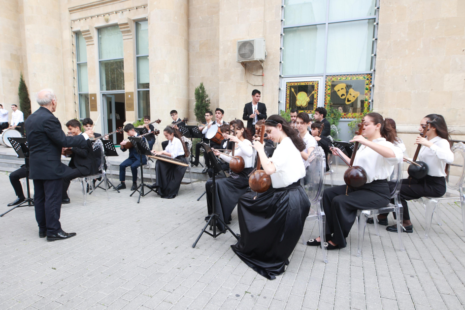 Dövlət Uşaq Filarmoniyasında Üzeyir Hacıbəylinin 140 illiyinə həsr olunmuş konsert-tamaşa təşkil edilib