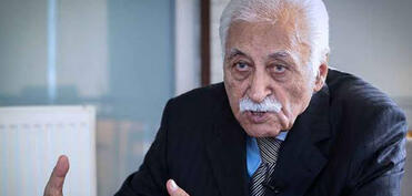 Əslən Qarabağdan olan türkiyəli şair Yavuz Bülent Bakiler vəfat edib