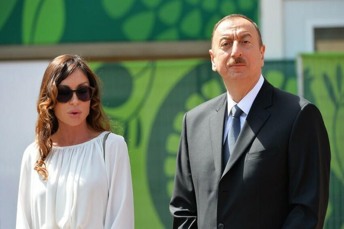 Prezident İlham Əliyev və Mehriban Əliyeva Gəncədə MDB Oyunlarının açılışında şəhid övladları ilə görüşüb