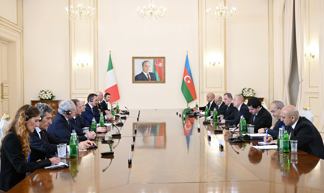 Azərbaycan Prezidenti İlham Əliyevin İtaliya Prezidenti Sercio Mattarella ilə geniş tərkibdə görüşü olub YENİLƏNİB