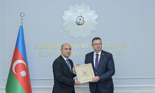 Elm və təhsil naziri Belarus səfiri ilə görüşüb