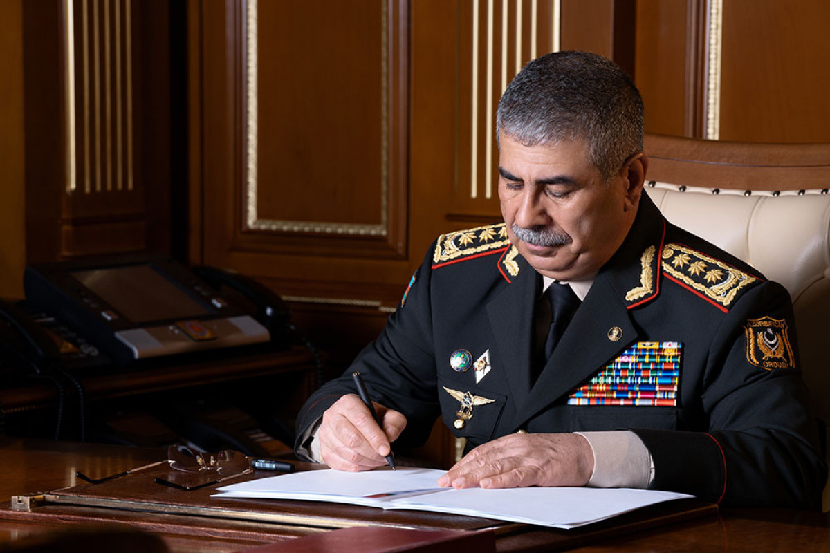 Azərbaycan müdafiə naziri Pakistan tərəfinə başsağlığı verib