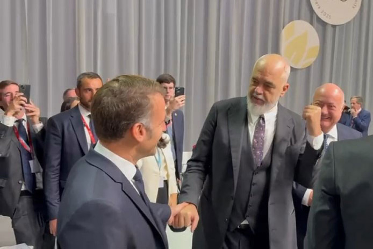 Edi Rama Makronla zarafatlaşıb: Siz Azərbaycan və Albaniyanı da təbrik etməlisiniz