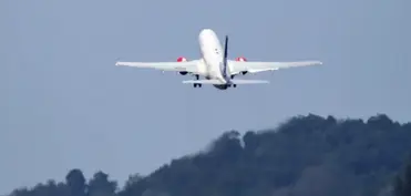 Oslo hava limanı dronlar səbəbindən enişləri müvəqqəti dayandırıb