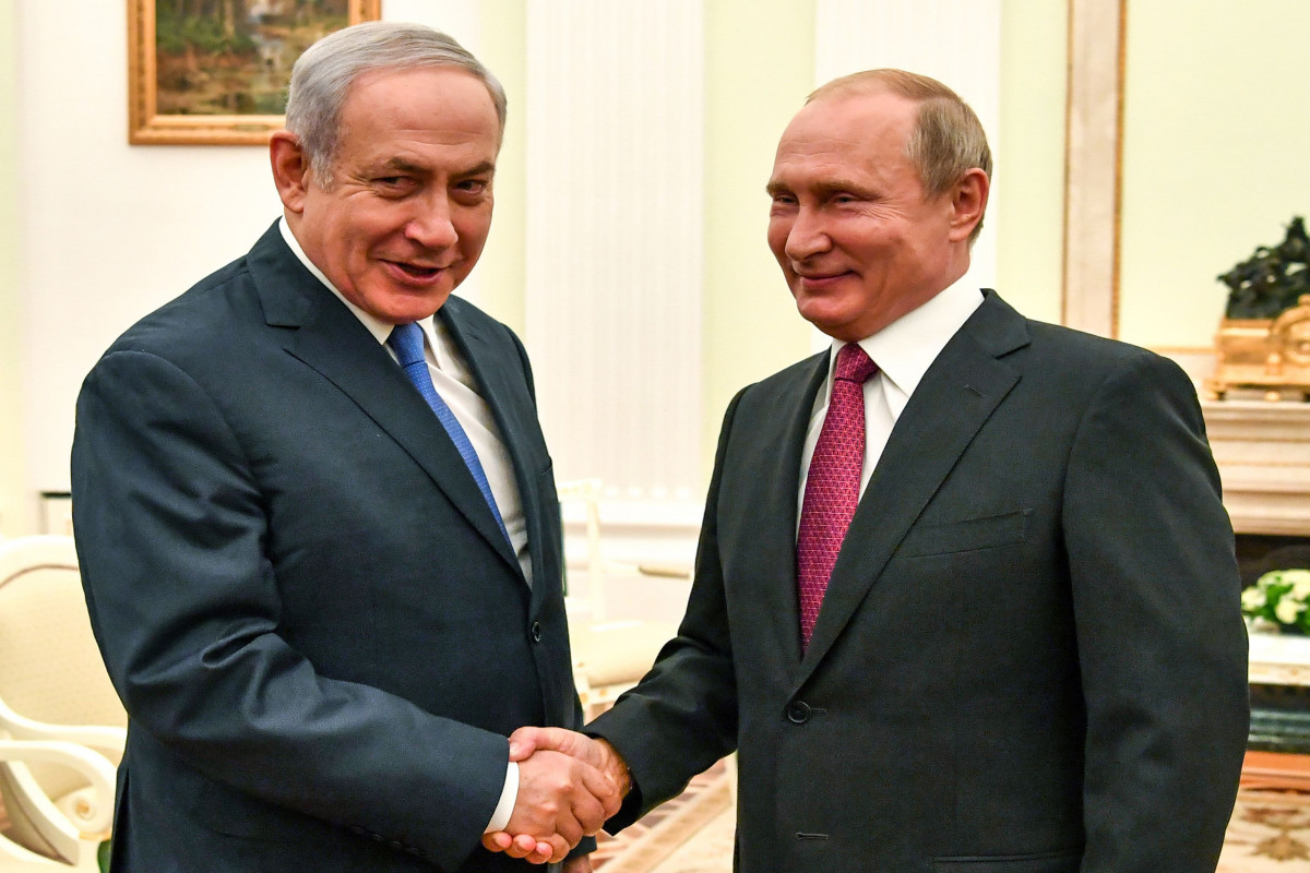Putin Netanyahu ilə telefon danışığı aparıb