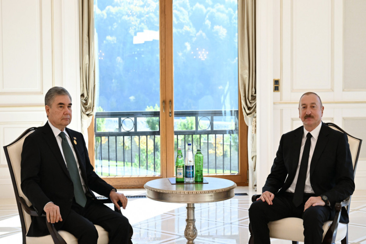 Prezident İlham Əliyev Qəbələdə Qurbanqulu Berdiməhəmmədovla görüşüb