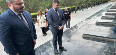 Ukrayna Ombudsmanı Şəhidlər xiyabanını ziyarət edib