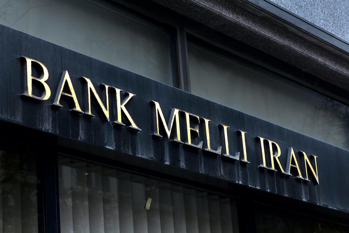 İran bankının Bakı filialının mənfəəti 13%-ə yaxın azalıb